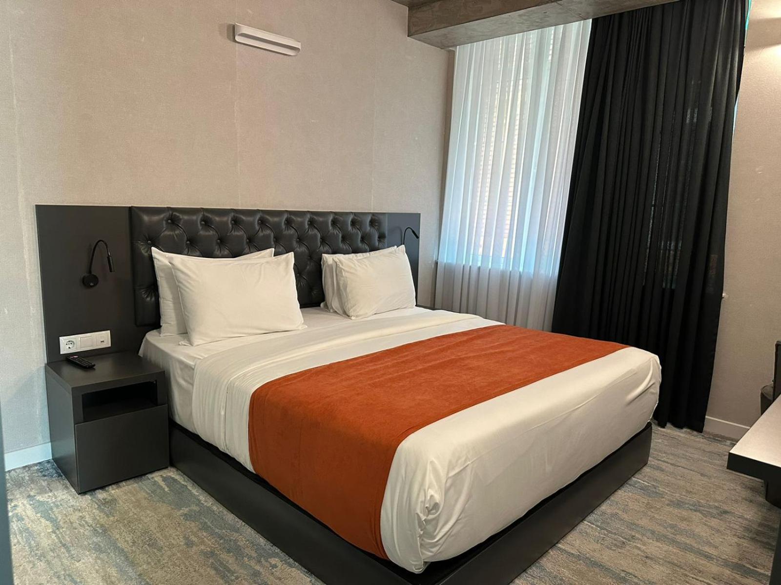 M 1 T Hotel Tbilisi Eksteriør billede