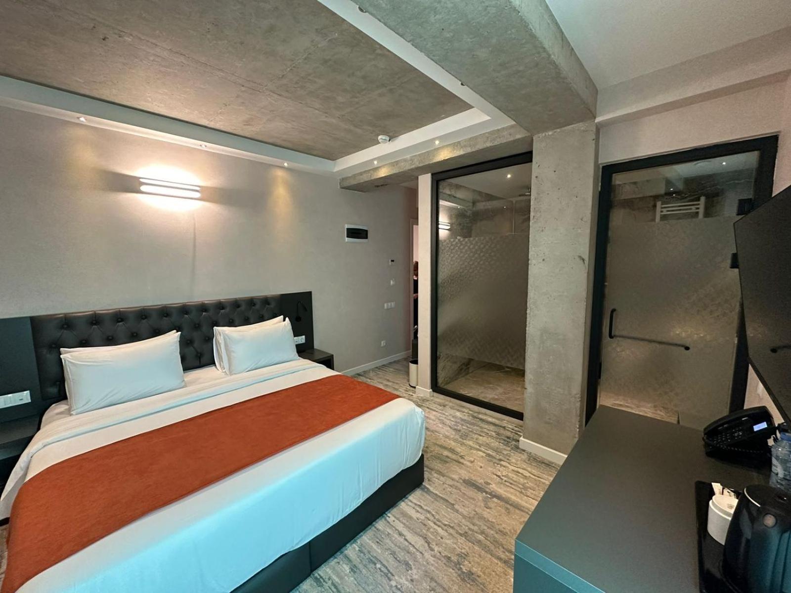 M 1 T Hotel Tbilisi Eksteriør billede