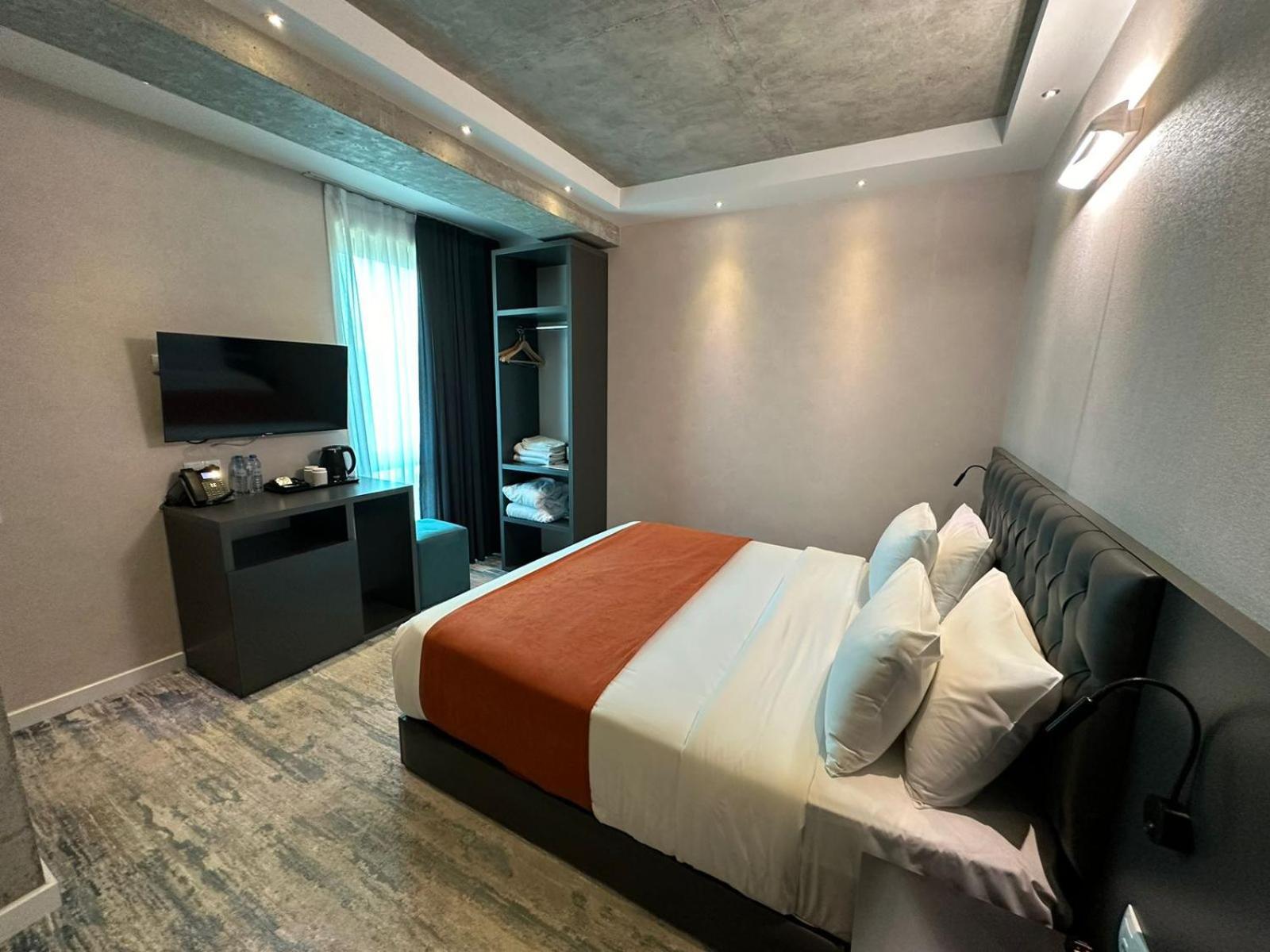 M 1 T Hotel Tbilisi Eksteriør billede