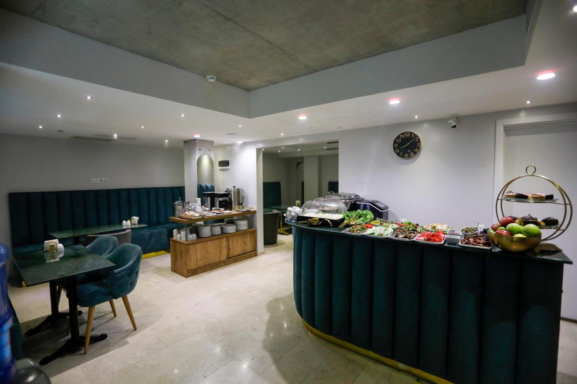 M 1 T Hotel Tbilisi Eksteriør billede