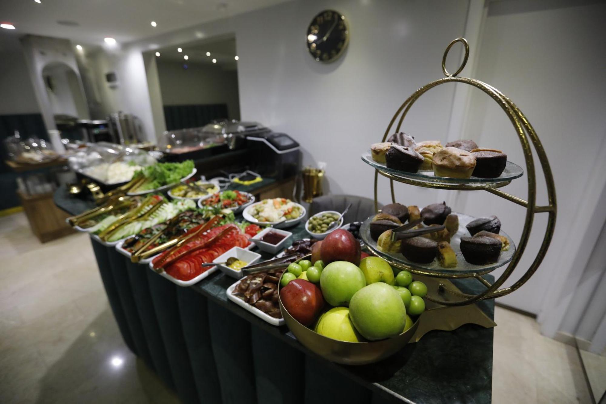 M 1 T Hotel Tbilisi Eksteriør billede