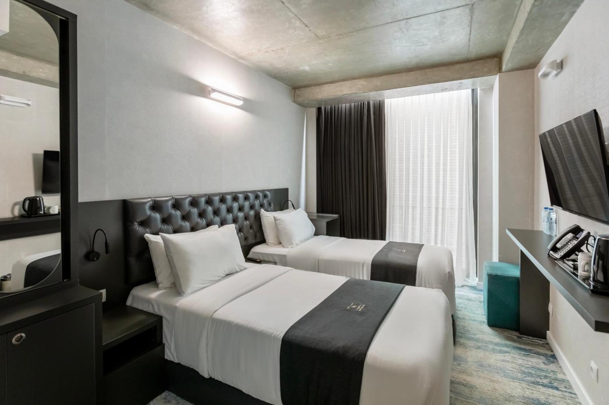 M 1 T Hotel Tbilisi Eksteriør billede