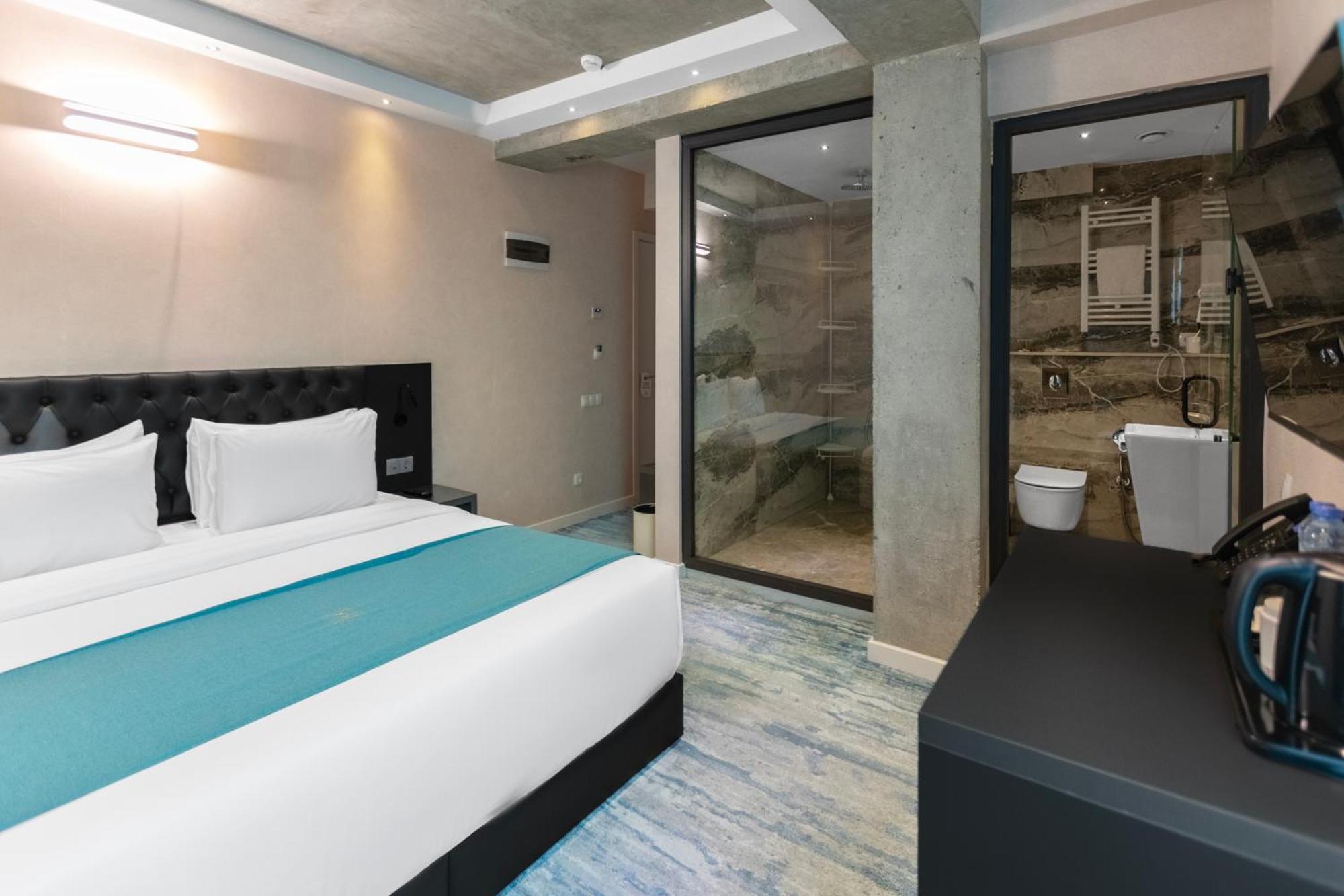 M 1 T Hotel Tbilisi Eksteriør billede