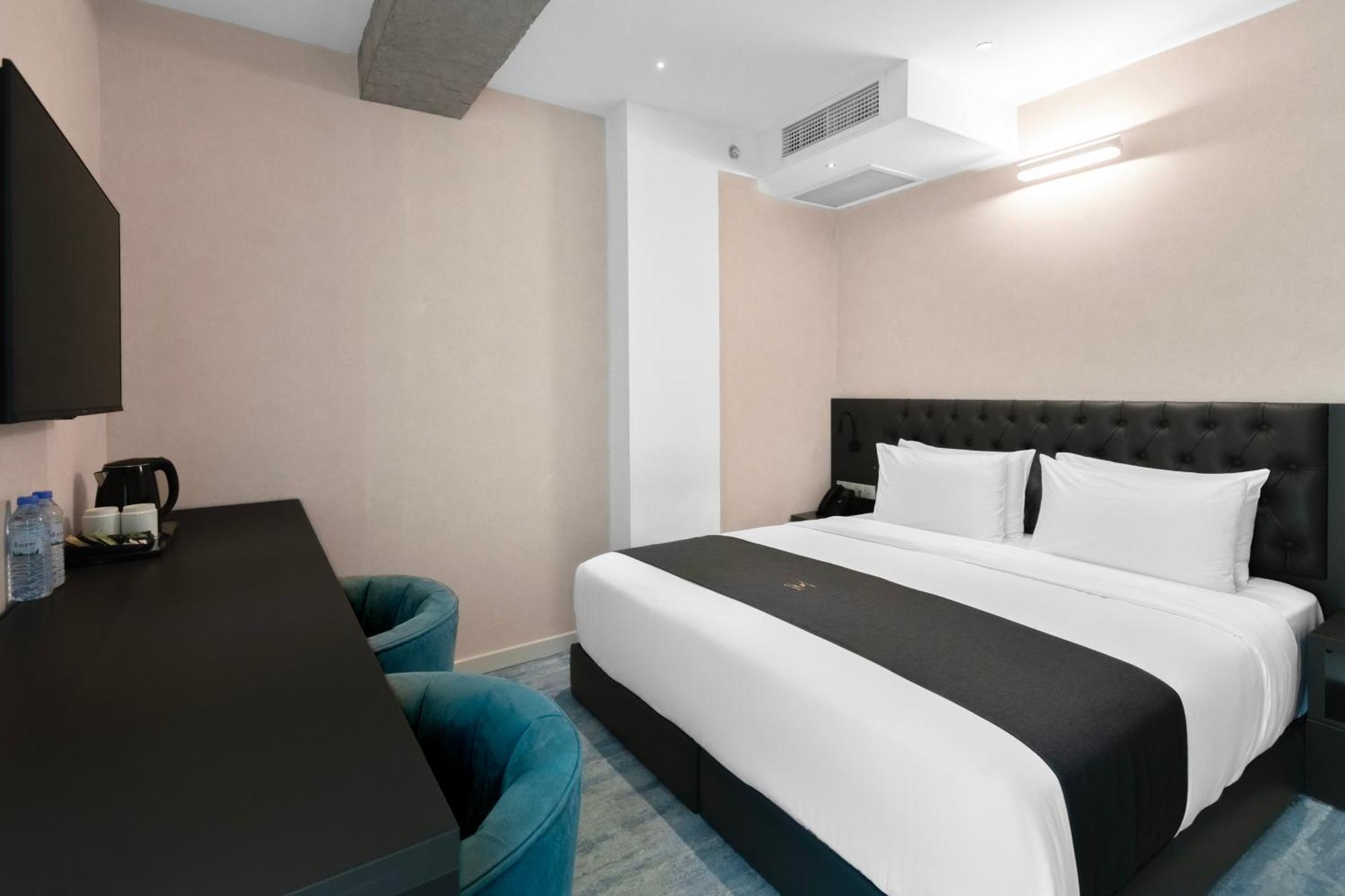 M 1 T Hotel Tbilisi Eksteriør billede