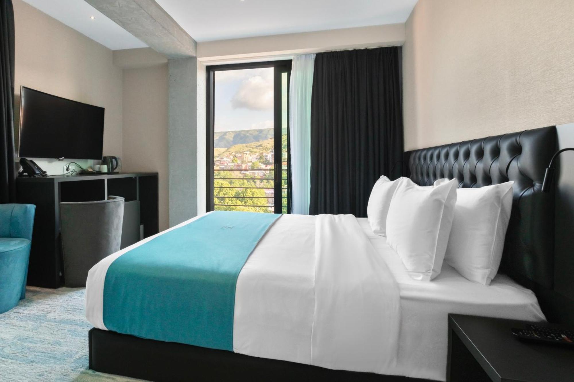 M 1 T Hotel Tbilisi Eksteriør billede
