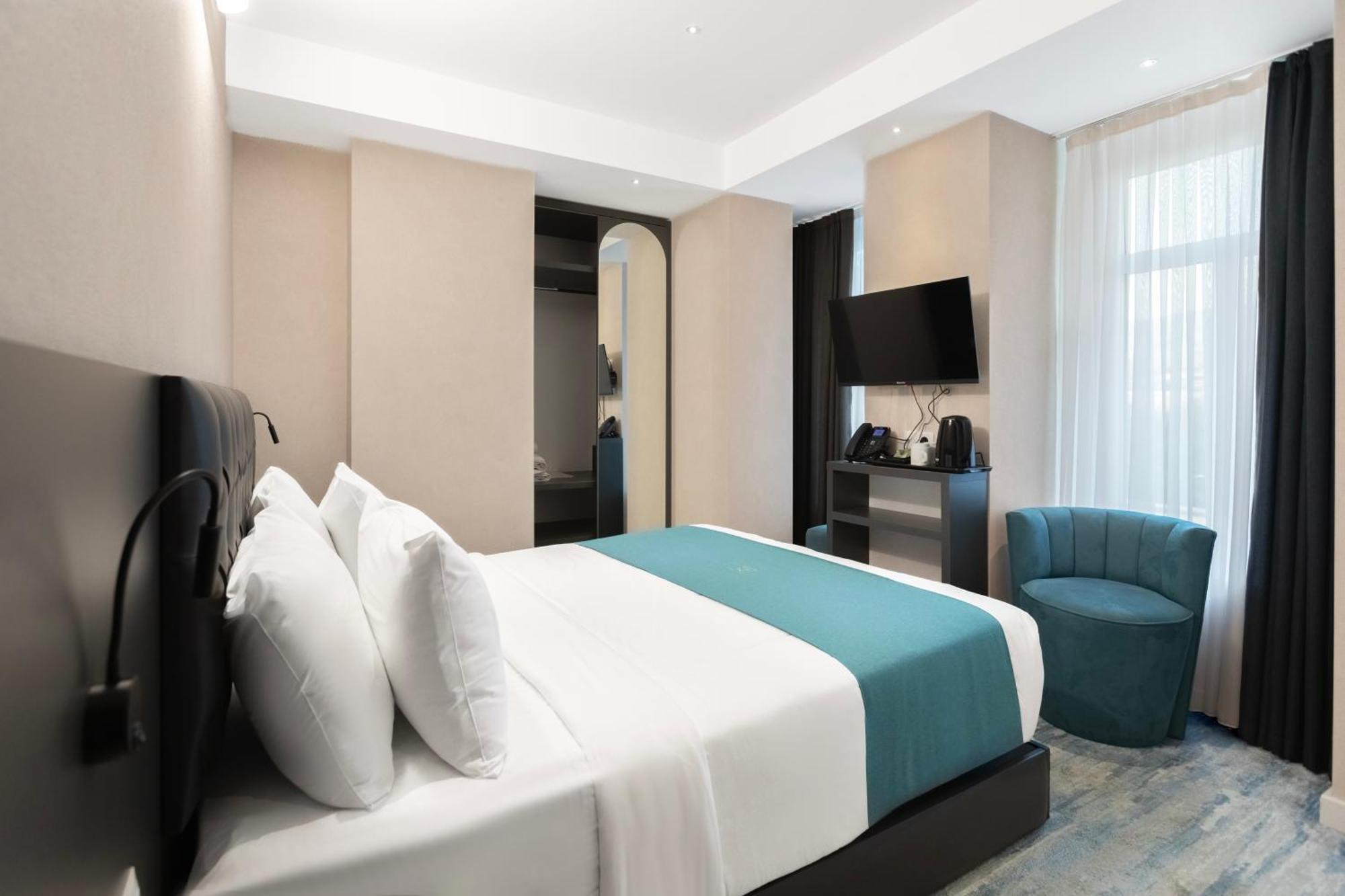 M 1 T Hotel Tbilisi Eksteriør billede