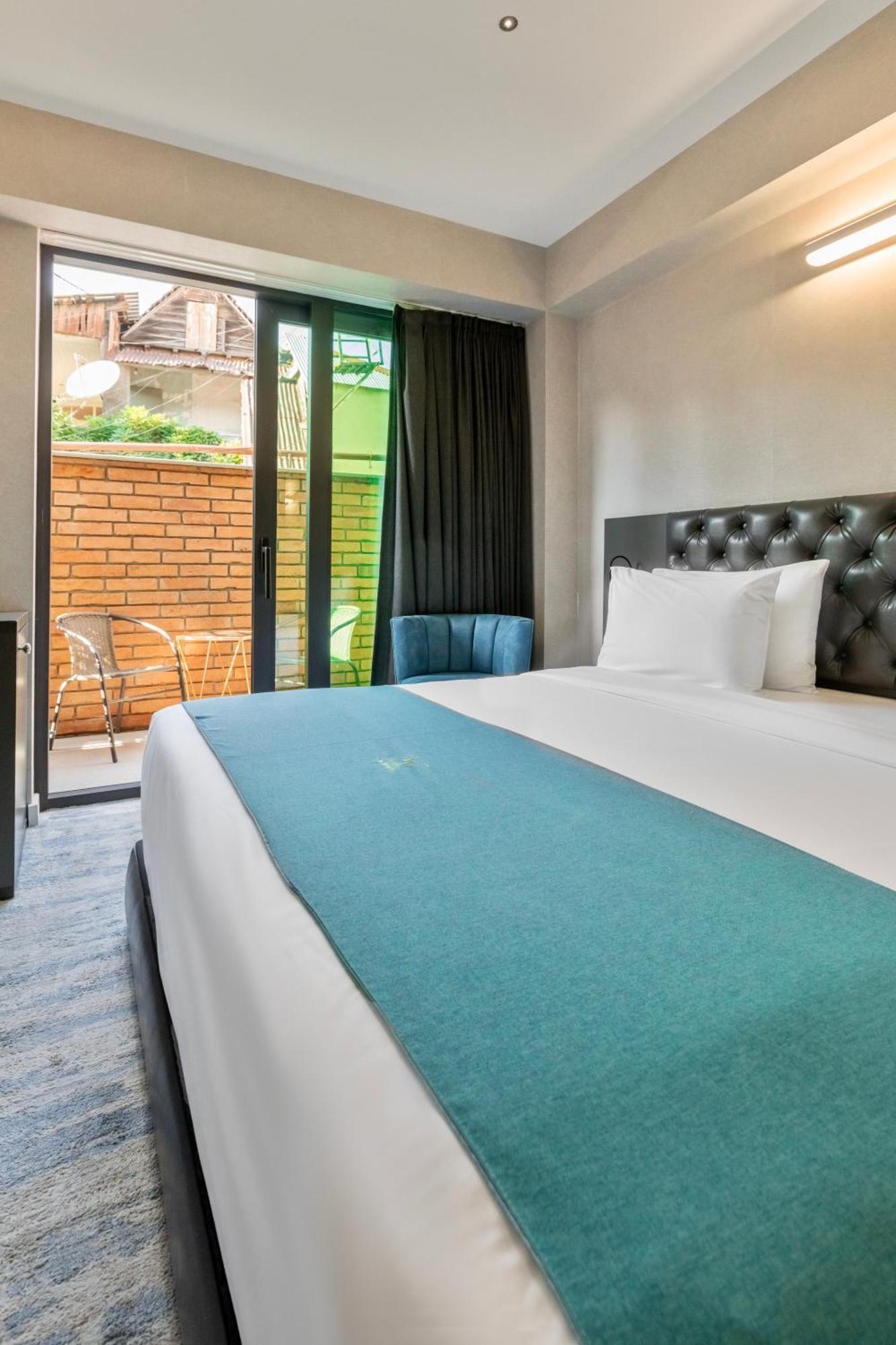 M 1 T Hotel Tbilisi Eksteriør billede