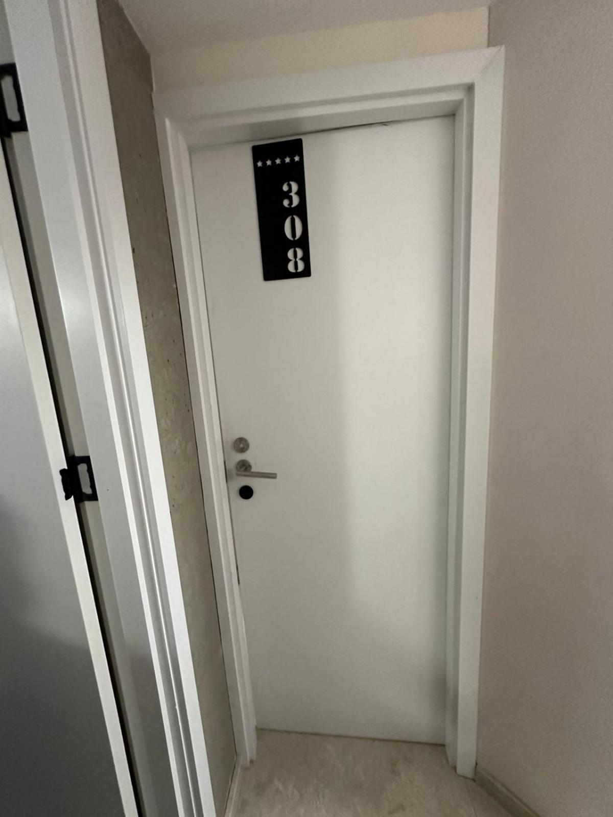 M 1 T Hotel Tbilisi Eksteriør billede