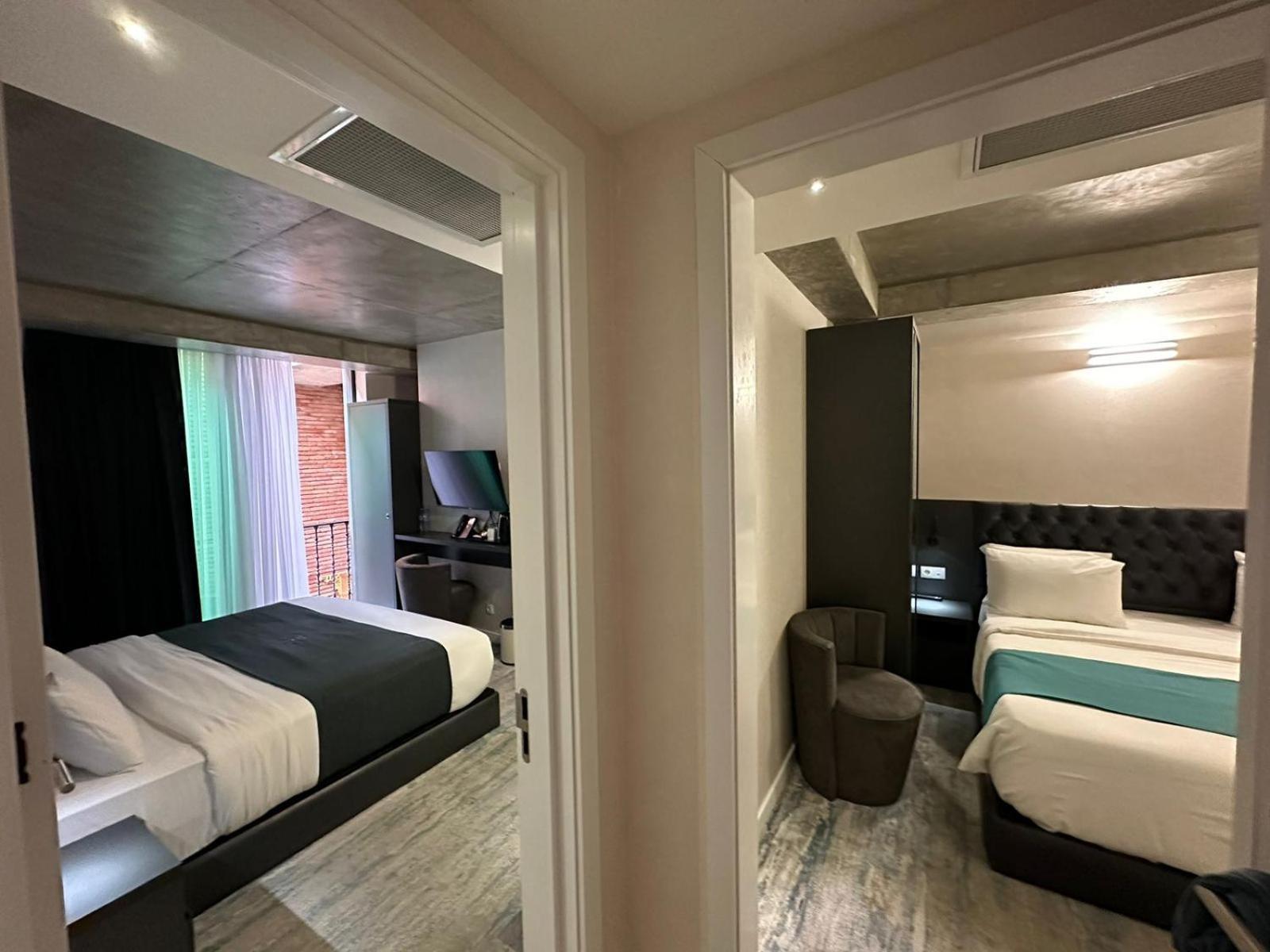 M 1 T Hotel Tbilisi Eksteriør billede